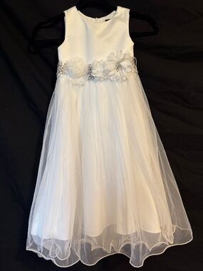 White Flower-Accent Tulle Girls' Dress